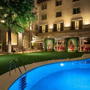 https://sina-villa-medici.it-tuscanyhotel.com