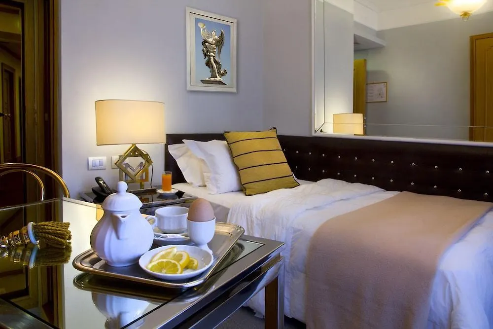 Marcella Royal Hotel - Rooftop Garden Рим