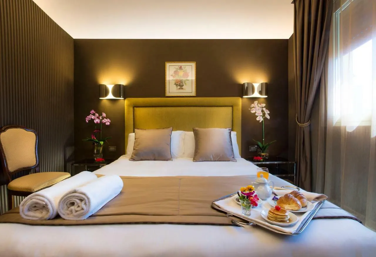****  Marcella Royal Hotel - Rooftop Garden Рим Италия