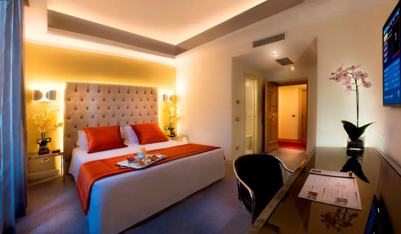 Marcella Royal Hotel - Rooftop Garden Рим